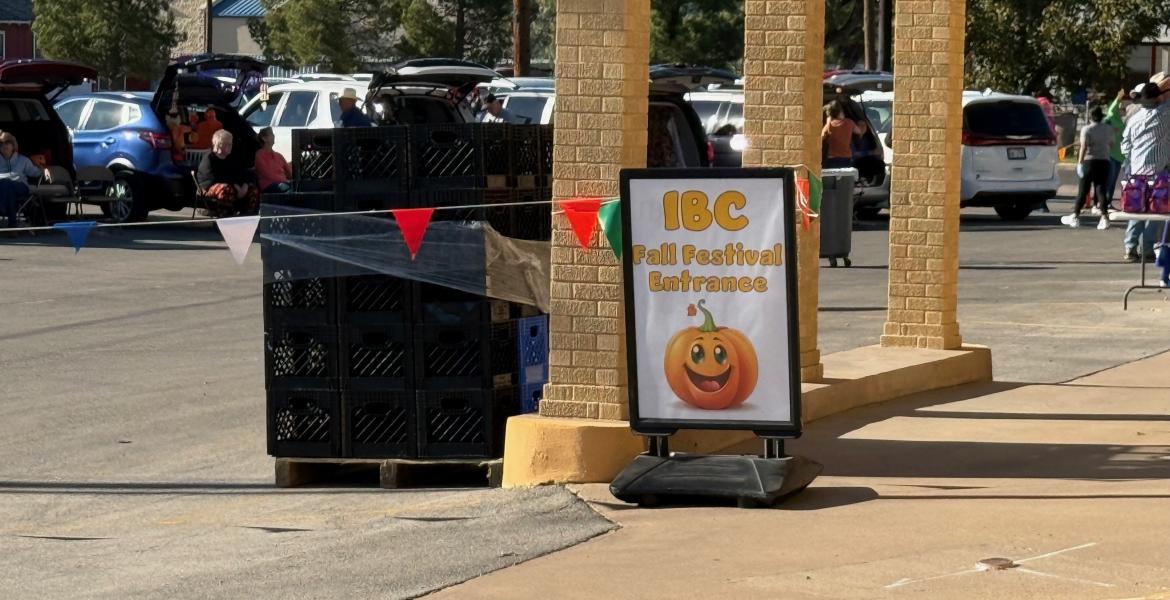 Immanuel Baptist Church is giving away free chicken dinners to families in need tonight at its fall festival. Immanuel Baptist Church is giving away free chicken dinners to families in need tonight at its fall festival.