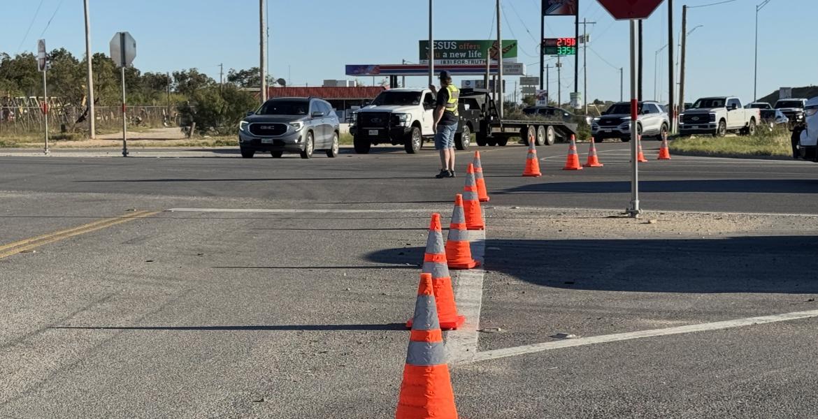Rollover Crash on US 87 North stalls traffic on Sunday, Nov. 2.