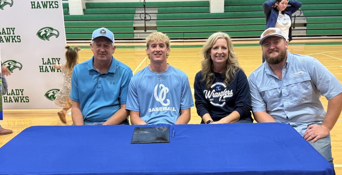 Wall Hawks Kellan Oliver