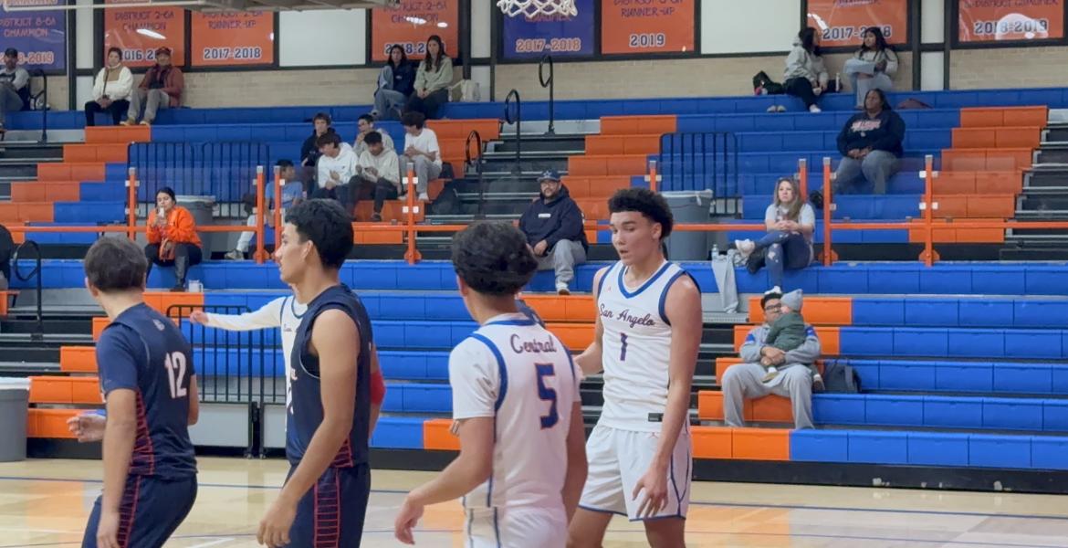 Central Bobcats Basketball in action against Plainview 2025