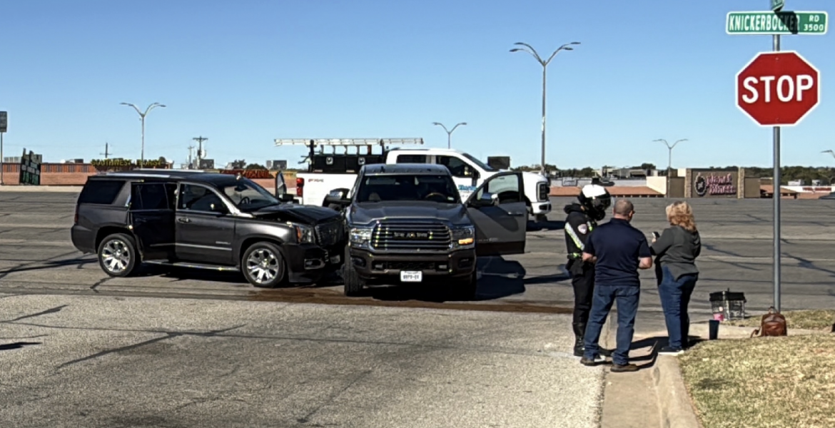 Crash on Executive Drive and Knickerbocker Road