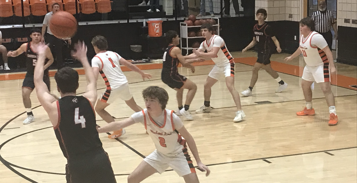 Robert Lee's Bryson Hayes defense against Garden City's Brik Fryar on Tuesday, Feb. 17, 2026.