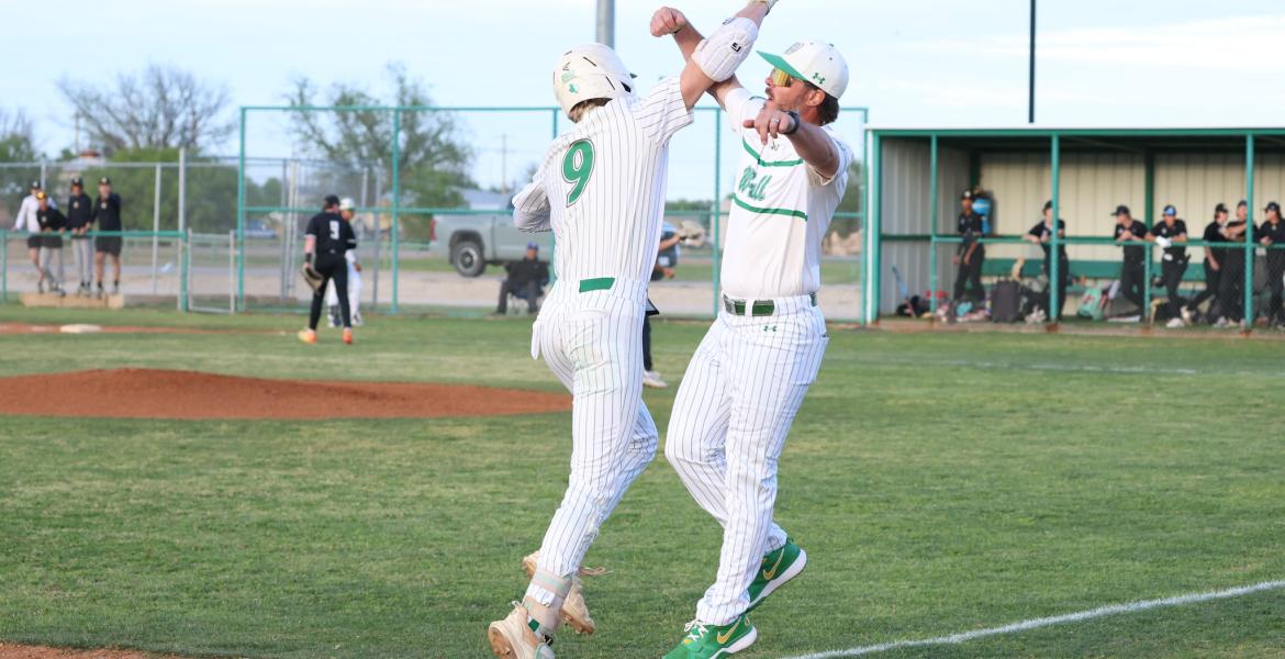 Kellan Oliver went 4-for-4 with two home runs to lead the No. 5-ranked Wall baseball team to a 15-1 win over Clyde on Tuesday.