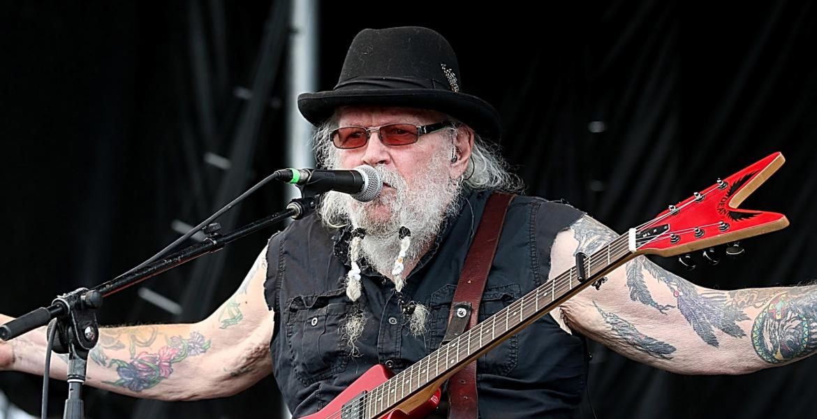 Legendary country singer-songwriter David Allan Coe, known as the “outlaw’s outlaw,” has died at 86.
