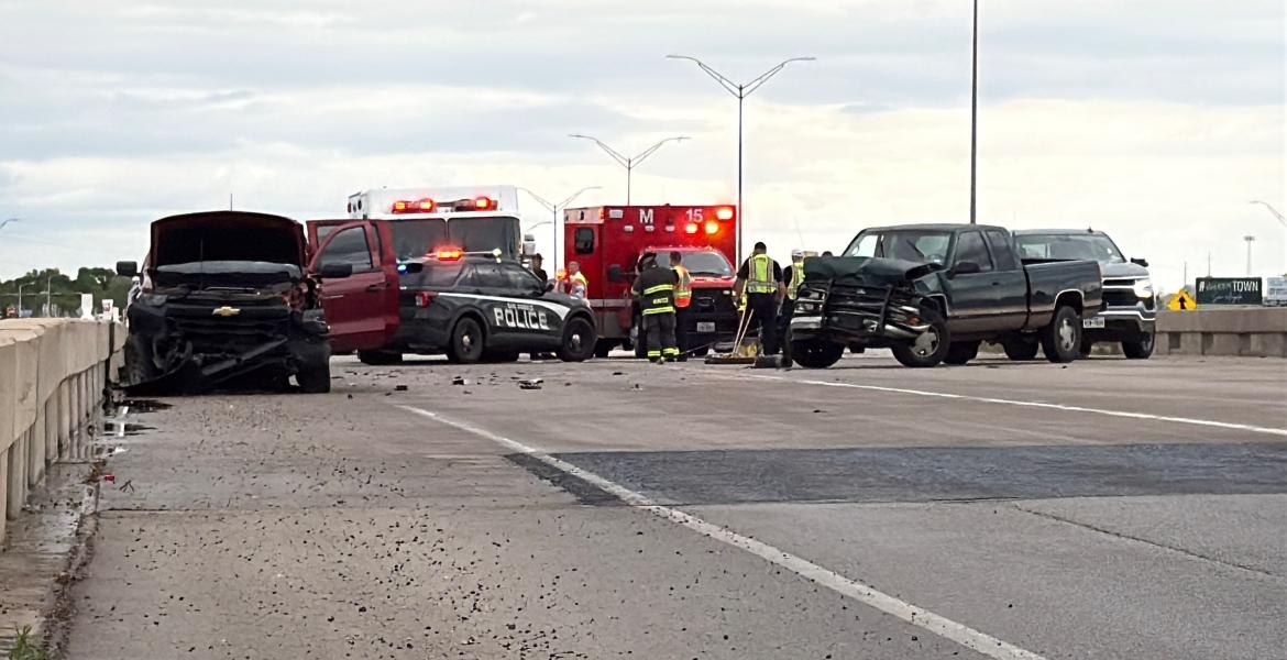SAN ANGELO, TX — A two-vehicle crash closed all westbound lanes of the Houston Harte Expressway over the Oakes Street overpass Friday evening.