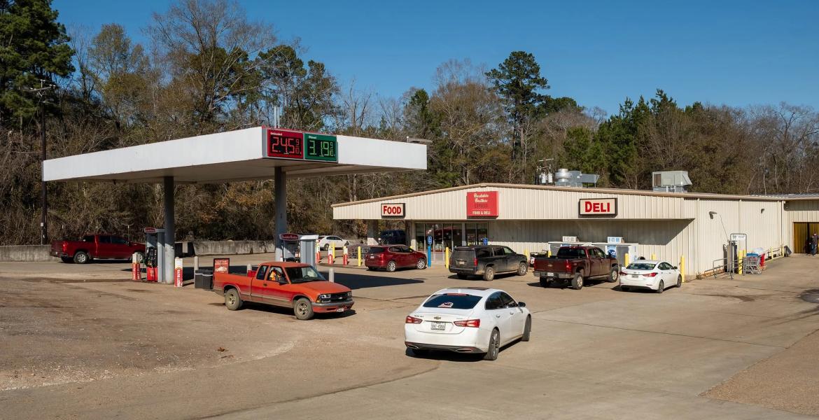 The Brookshire Brothers Express grocery store and gas station in Pineland on Jan. 29, 2026.