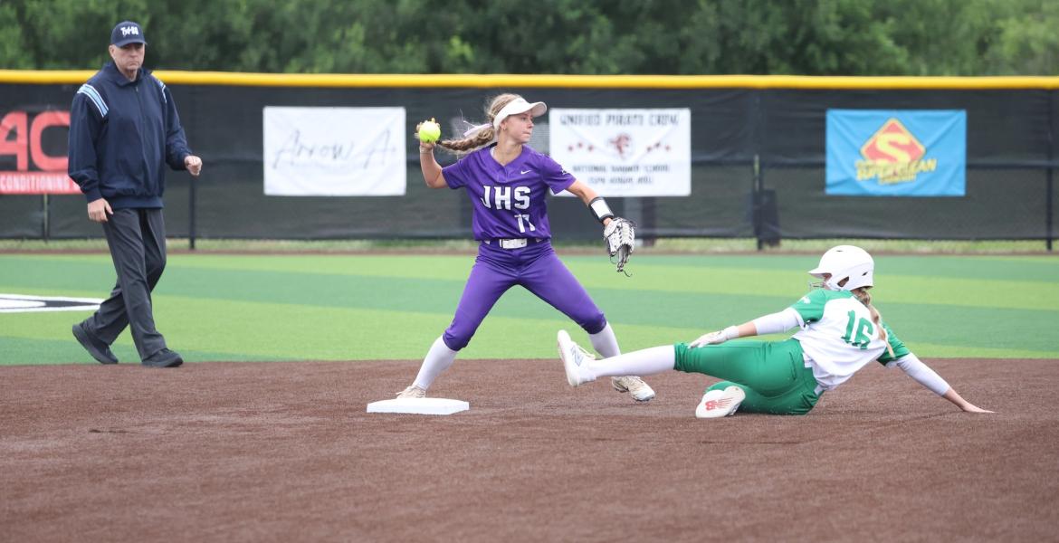 Jacksboro defeated Wall 9-3 on Thursday to force a winner-take-all Game 3 in their area-round playoff series.