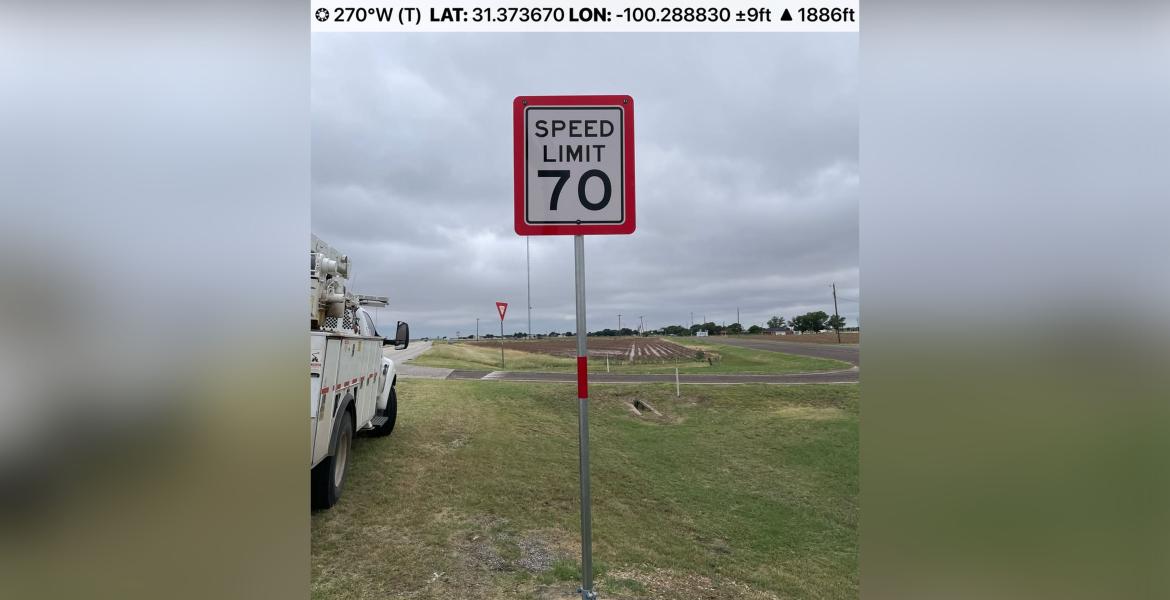 70 mph speed limit signs on US 87 near Wall