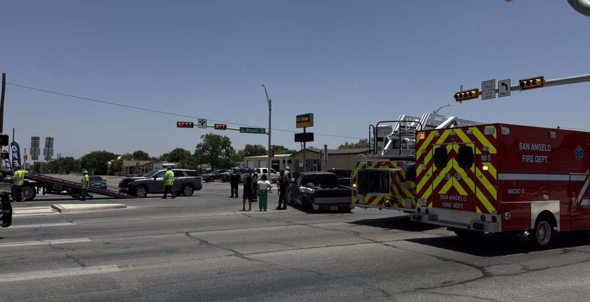 Crash at Ave L and South Bryant