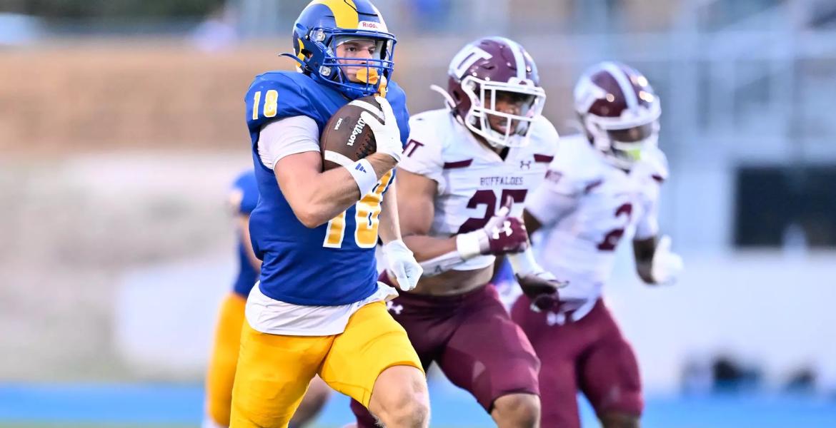 Kegan Stelmazeski breaks away on a catch against West Texas A&amp;M on Saturday, Sept. 19, 2026.