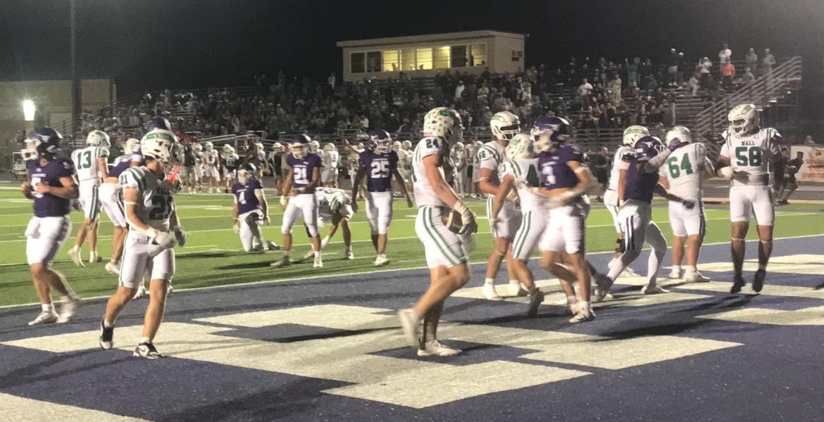 Wall's Kaden McFarden scores a touchdown against Early on Friday, Oct. 23, 2026.