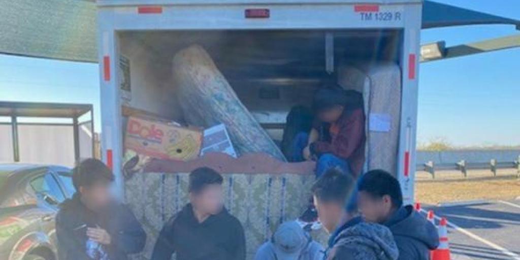 13 Illegal Migrants Locked Inside a Box Truck Without Oxygen Rescued in the 'Safest City in America' - Vimarsana News