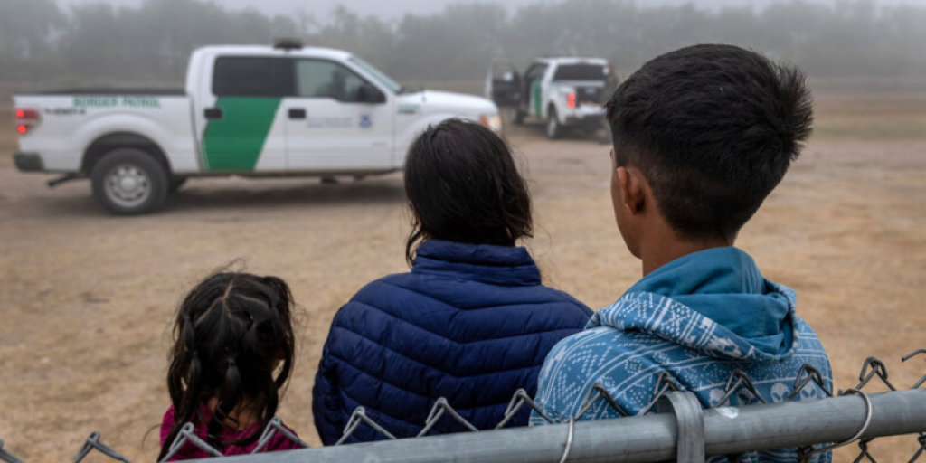 Illegal Immigrant Guatemalan Woman Abandons Child Near Del Rio - Vimarsana News