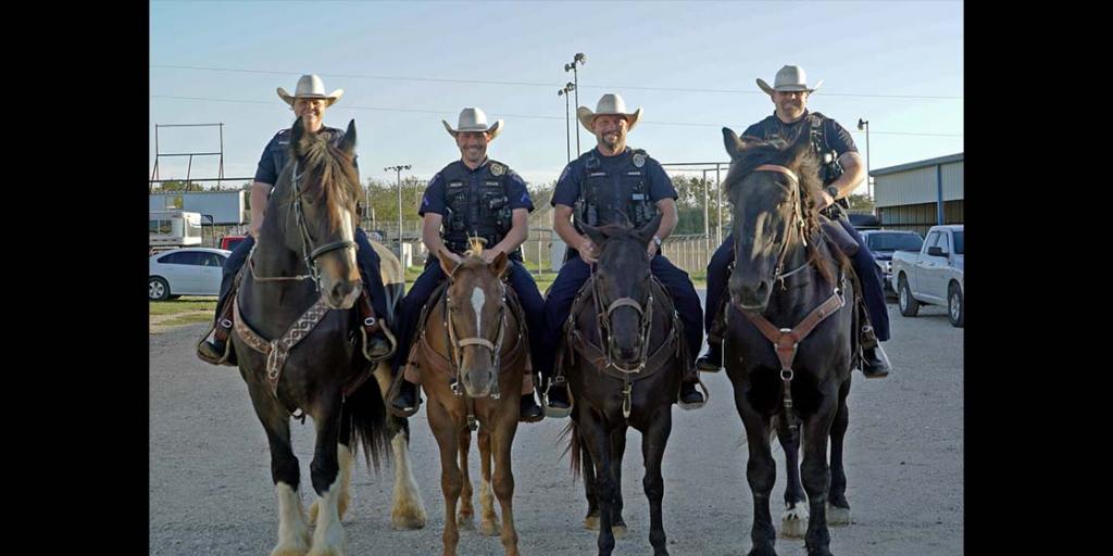 Abilene Police Department Introduces New Mounted Unit - Vimarsana News