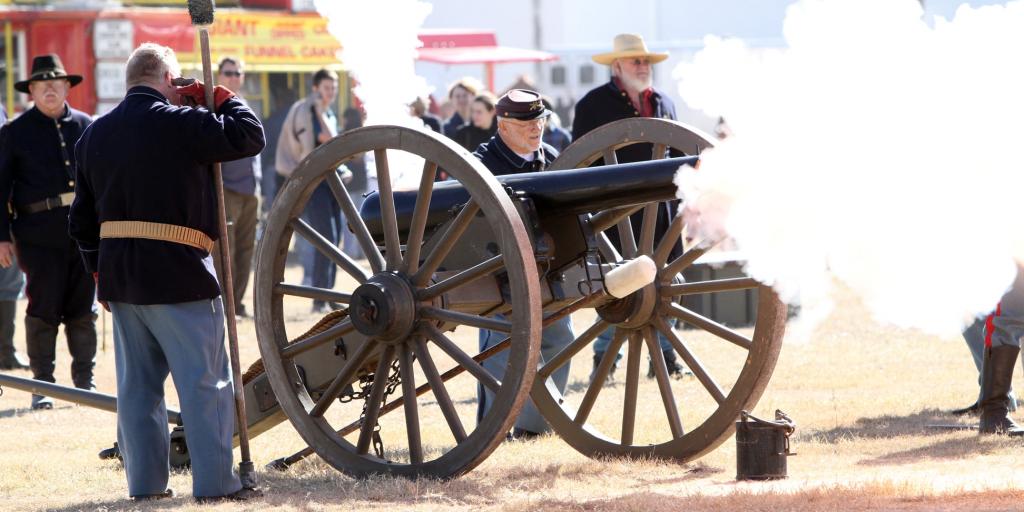 Christmas At Old Fort Concho Returns This Weekend - Vimarsana News