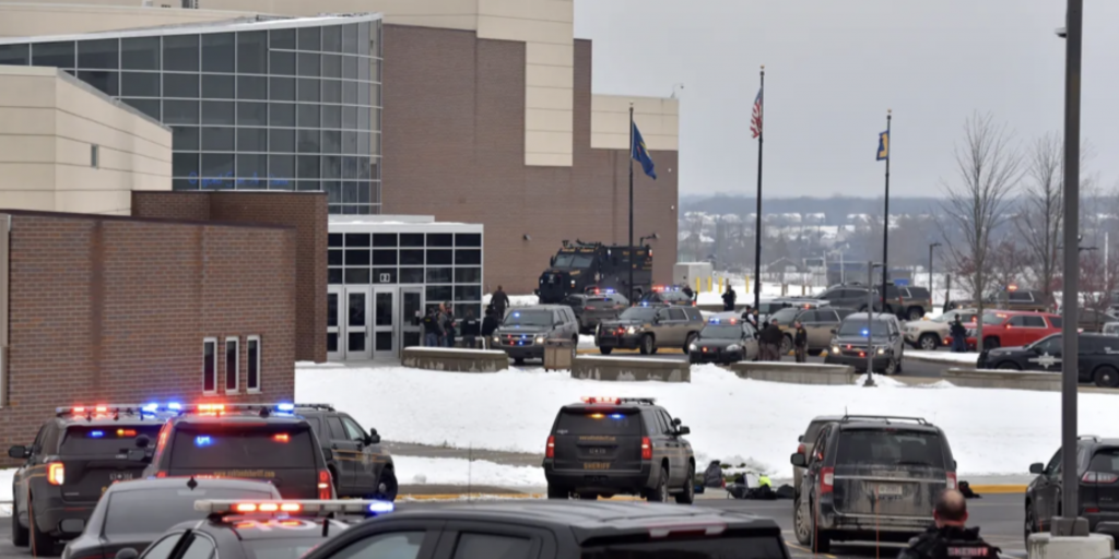 BREAKING: Mass Shooting at Oxford High School in Michigan - Vimarsana News