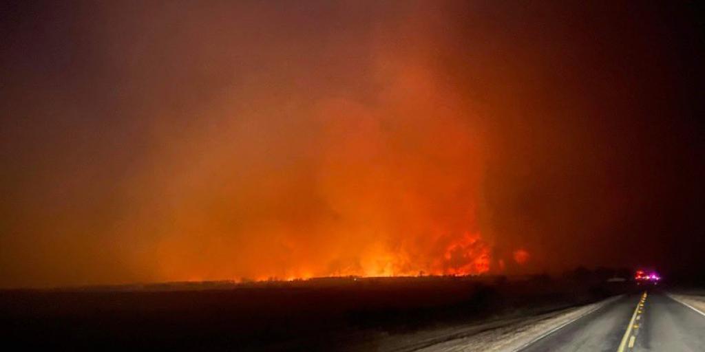 Wildfire Updates: Volunteers & State Firefighters Continue to Battle Dangerous Fires Friday - Vimarsana News