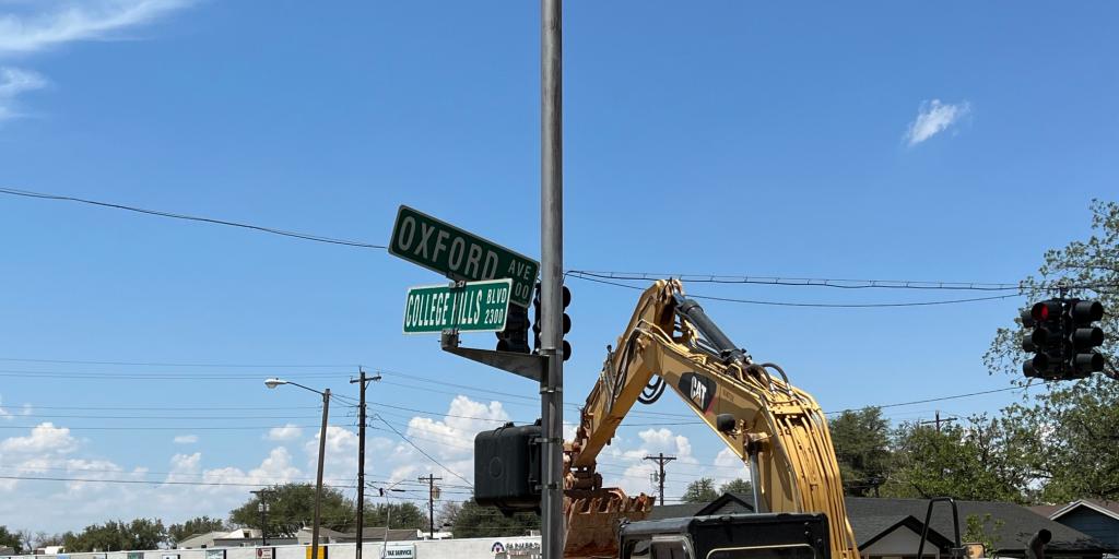 WATCH: Utility Construction Closes Oxford & College Hills Intersection Again - Vimarsana News