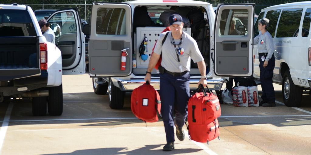 Gov. Abbott Deploys Texas Task Force 1 to Florida Ahead of Hurricane Ian - Vimarsana News