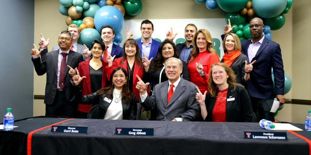 Gov. Abbott Celebrates Texas Tech Grant for Fertilizer Research - Vimarsana News