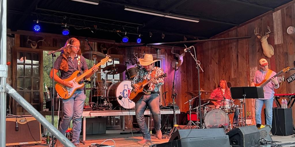 Hundreds Enjoy Pfluger Fest Concert - Vimarsana News