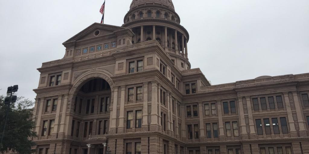 Gov. Abbott Responds to Murder of DPS Trooper Walker - Vimarsana News